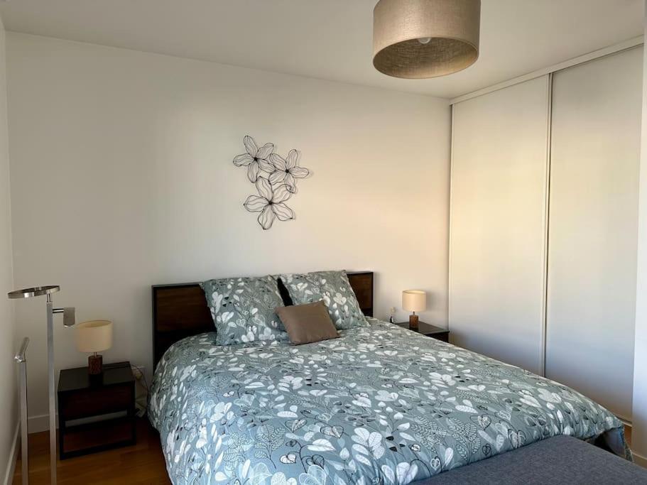 Apartment 2 Pieces 57m2 Terrasse Sur Cour Proche Paris Porte Maillot *