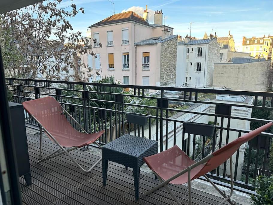 2 Pieces 57m2 Terrasse Sur Cour Proche Paris Porte Maillot Apartment