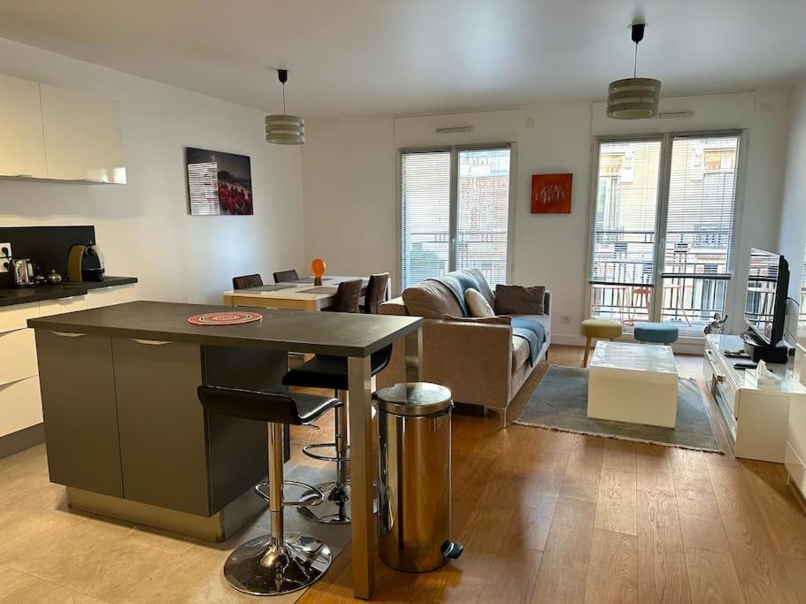 2 Pieces 57m2 Terrasse Sur Cour Proche Paris Porte Maillot